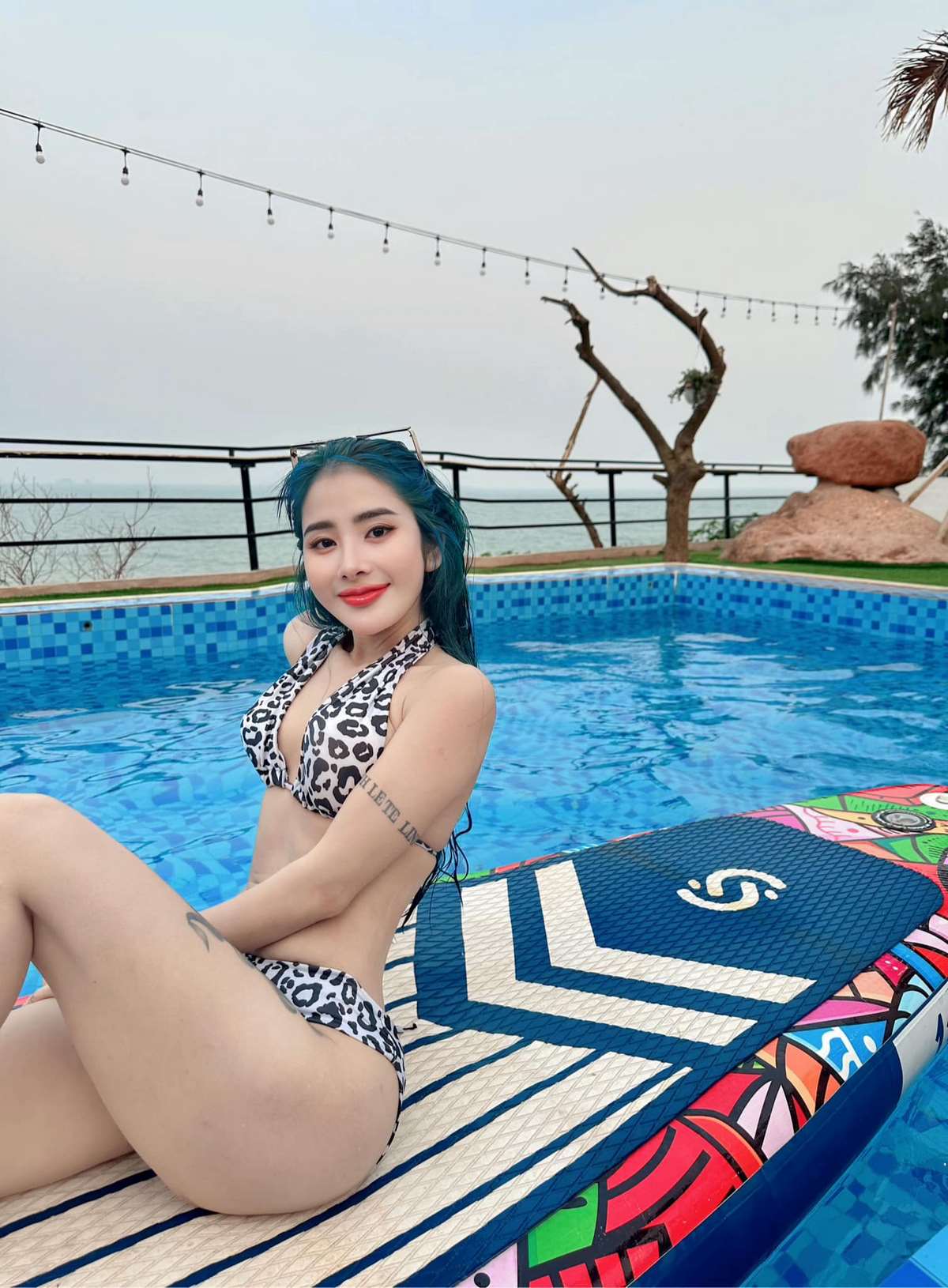 anh-linh-le-te-bikini-nong-bong-2