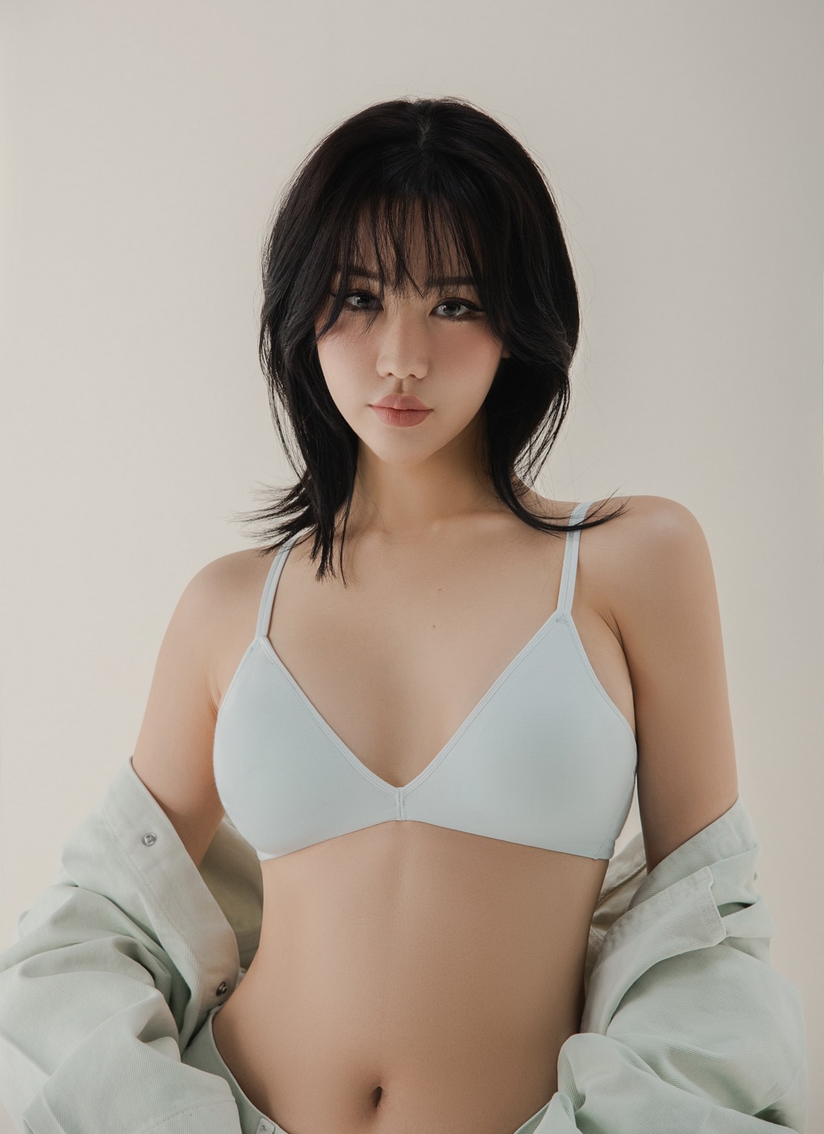 anh-ca-si-min-mac-bikini-sexy-19