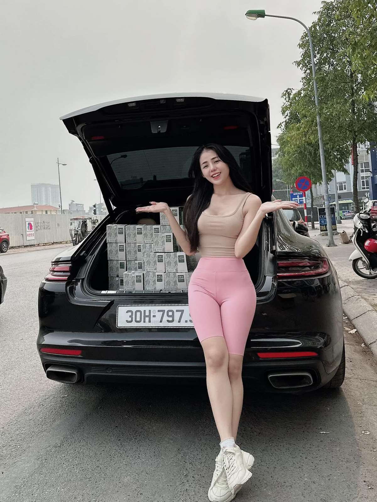 anh-nguyen-huong-ly-sexy-khoe-nguc-2