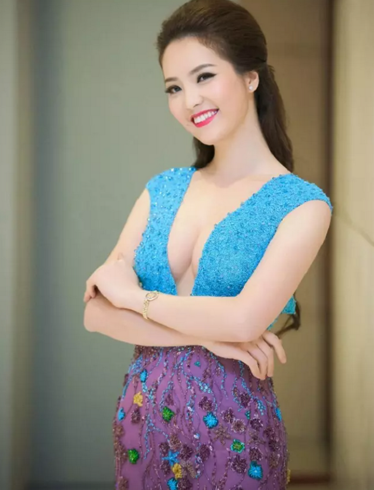 anh-a-hau-thuy-van-goi-cam-sexy-0