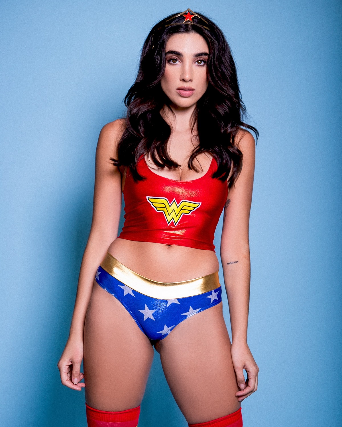 anh-wonder-woman-sexy-bikini-cosplay-goi-cam-9