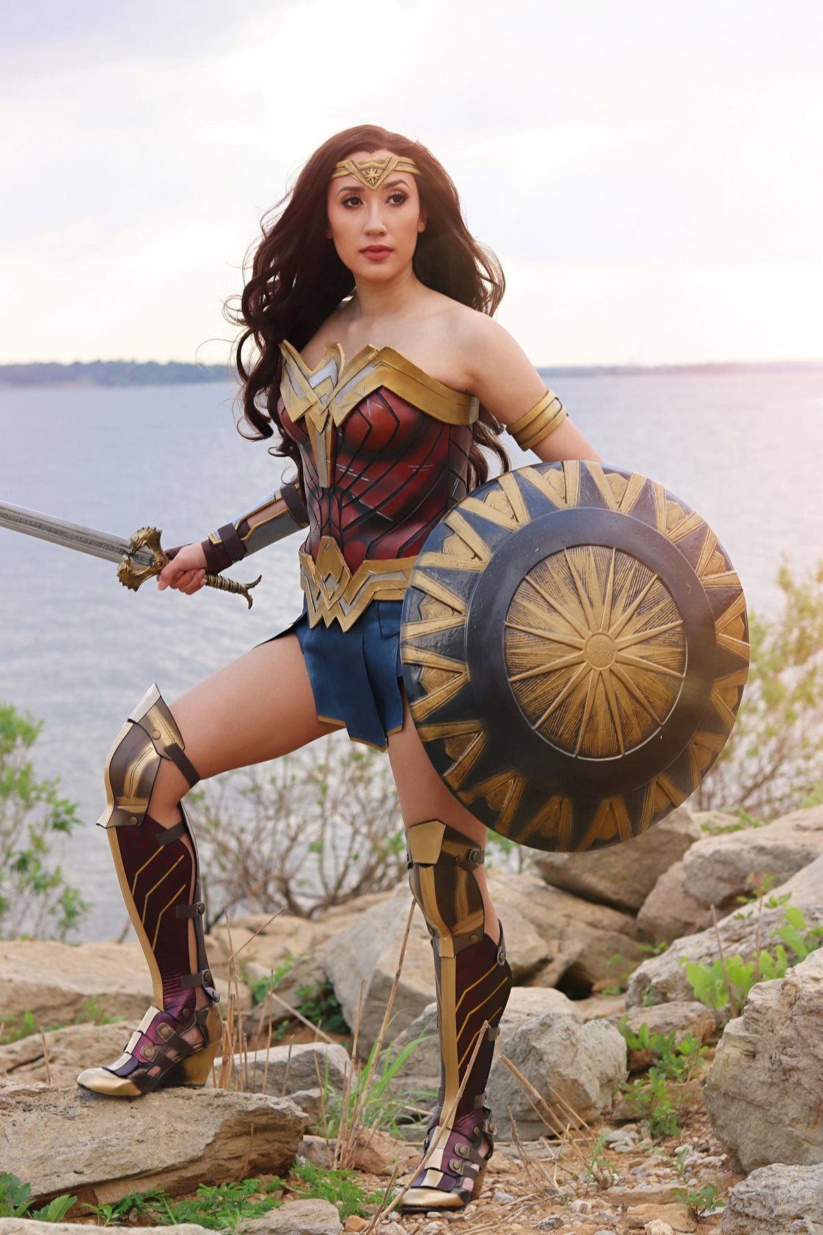 anh-wonder-woman-sexy-bikini-cosplay-goi-cam-2