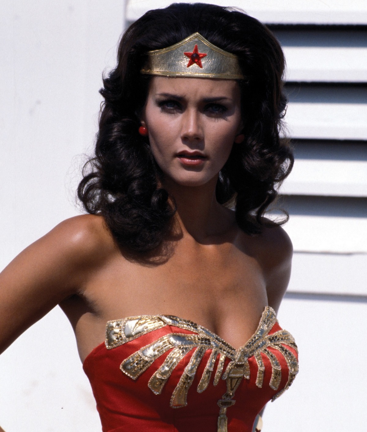 anh-wonder-woman-sexy-bikini-cosplay-goi-cam-3