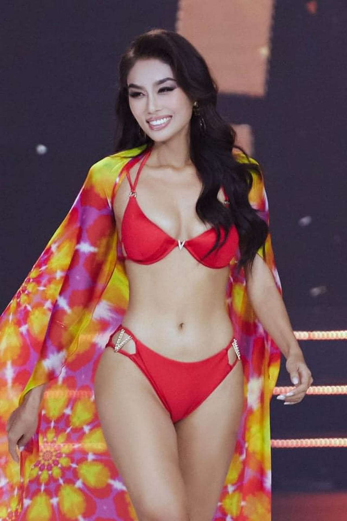 anh-le-thao-nhi-a-hau-dien-bikini-khoe-body-sexy-nong-bong-11