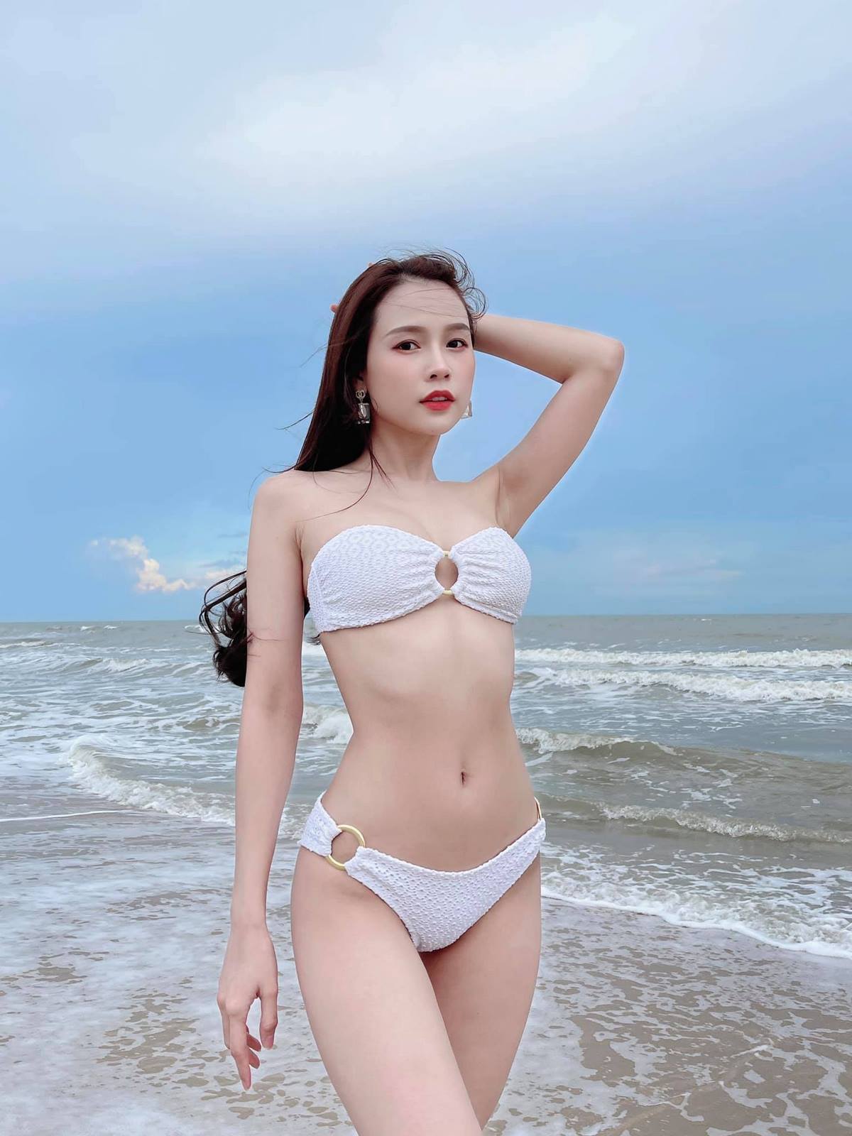 anh-sam-sexy-bikini-dot-mat-khan-gia-khoe-body-2