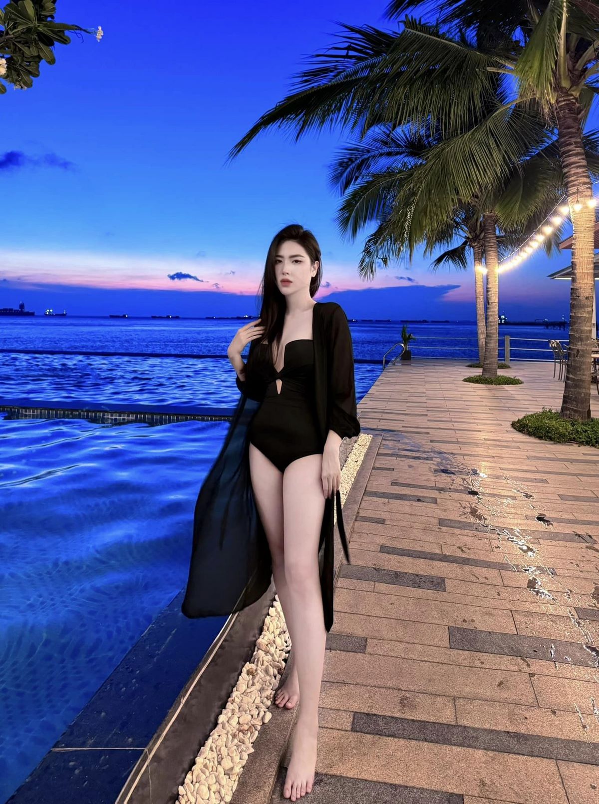 anh-ly-huynh-thanh-thao-hotgirl-ban-oto-bikini-sexy-9