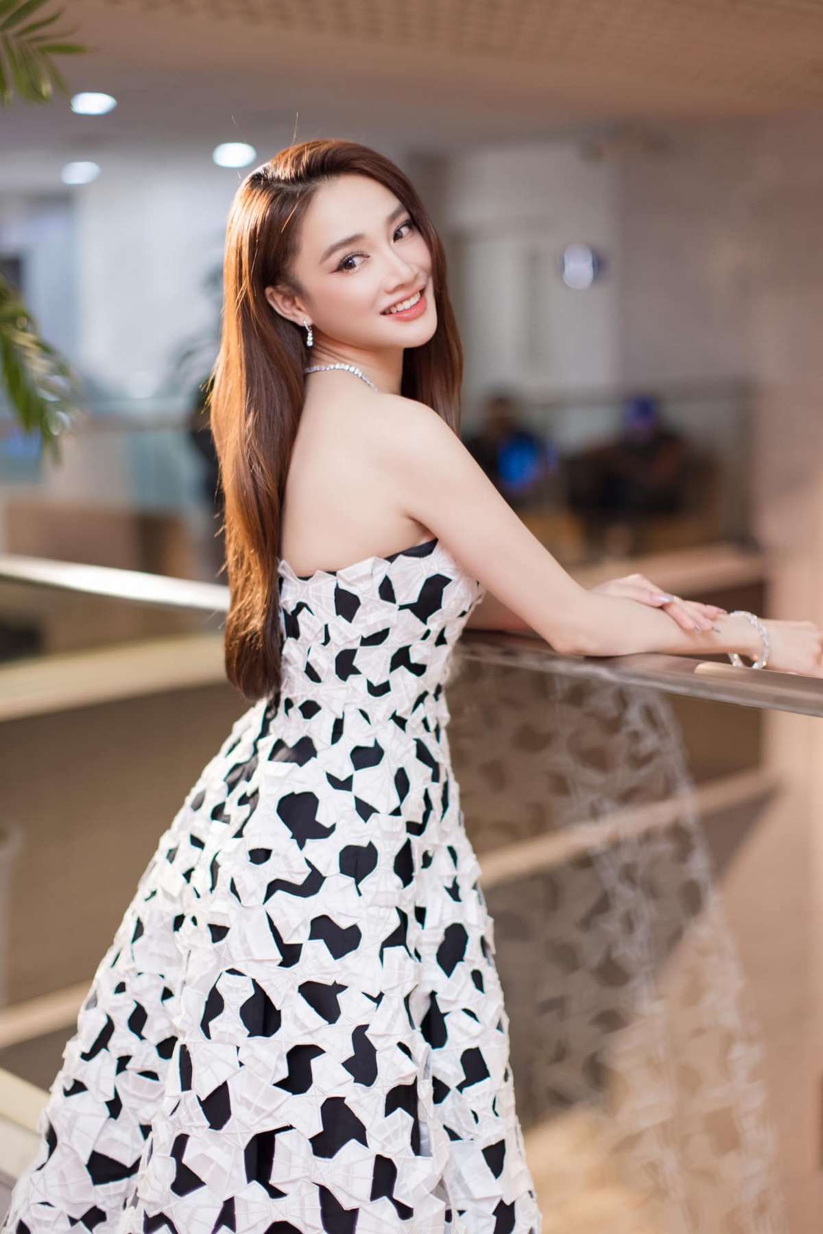 anh-nha-phuong-ba-xa-truong-xinh-dep-cute-4