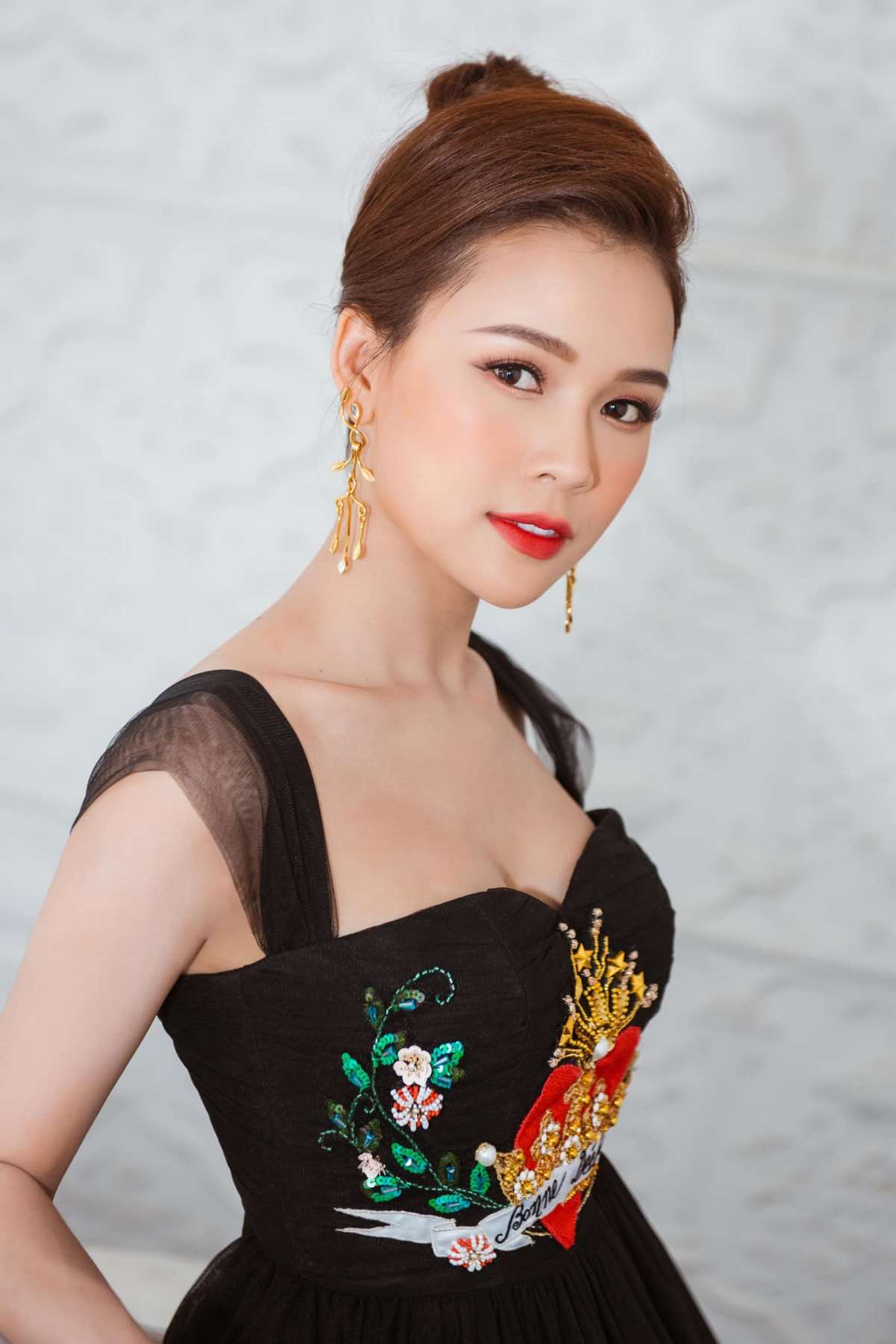 anh-sam-sexy-mac-vay-ho-nguc-tao-bao-18