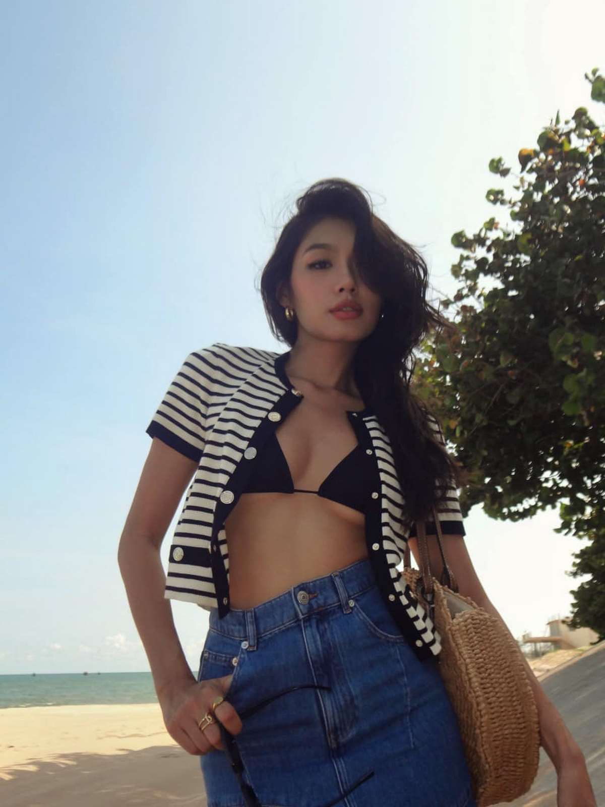 anh-le-thao-nhi-a-hau-dien-bikini-khoe-body-sexy-nong-bong-20