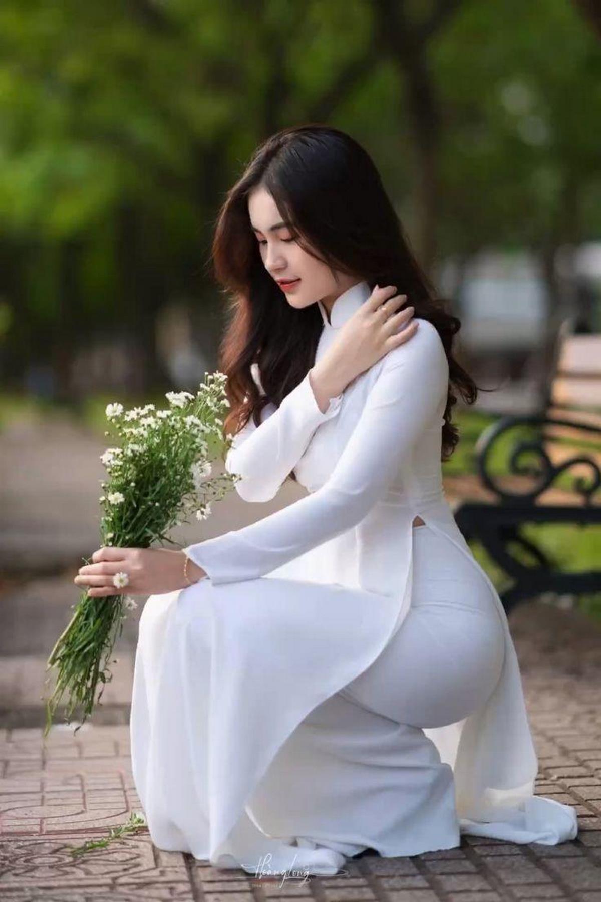 anh-ao-dai-sexy-noi-y-quyen-ru-goi-cam-25