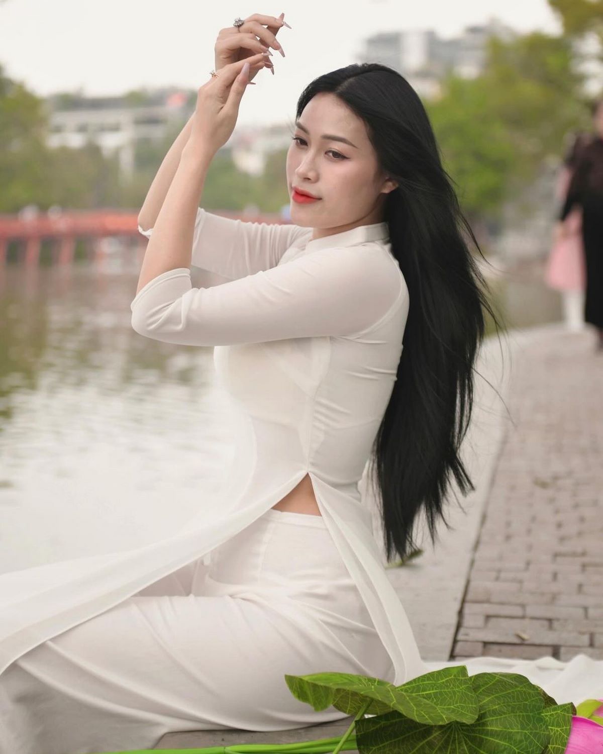 anh-ao-dai-sexy-noi-y-quyen-ru-goi-cam-8