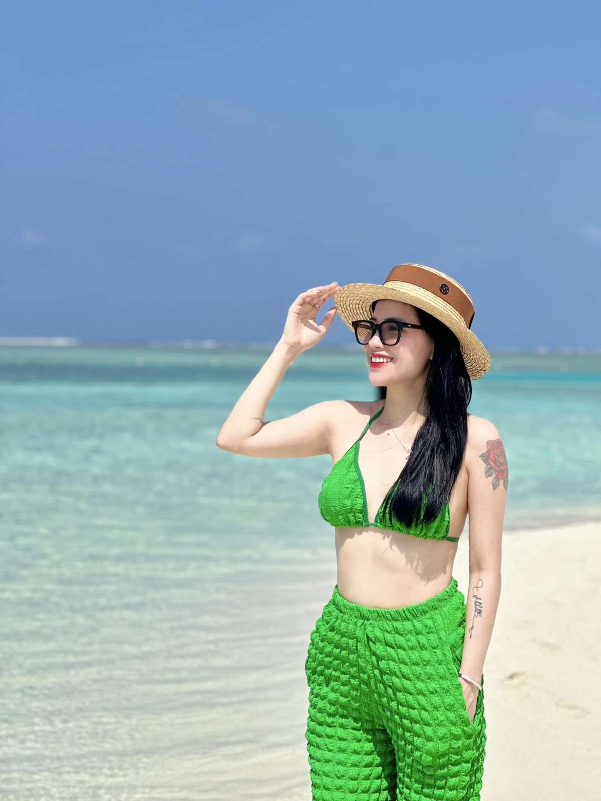 anh-tiktoker-vo-ha-linh-bikini-goi-cam-sexy-9