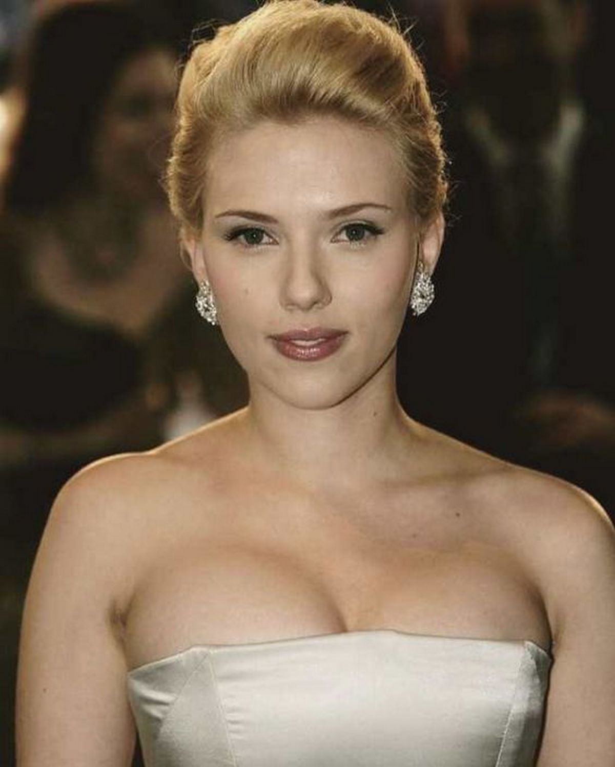 anh-scarlett-johansson-sexy-nong-bong-khoe-nguc-to-tron-9