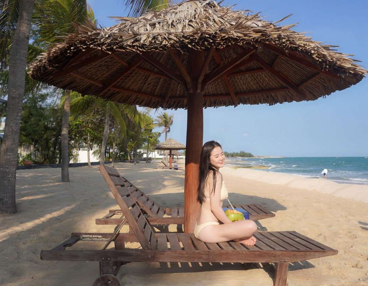 anh-tiktoker-thai-thao-nguyen-bikini-nong-bong-15