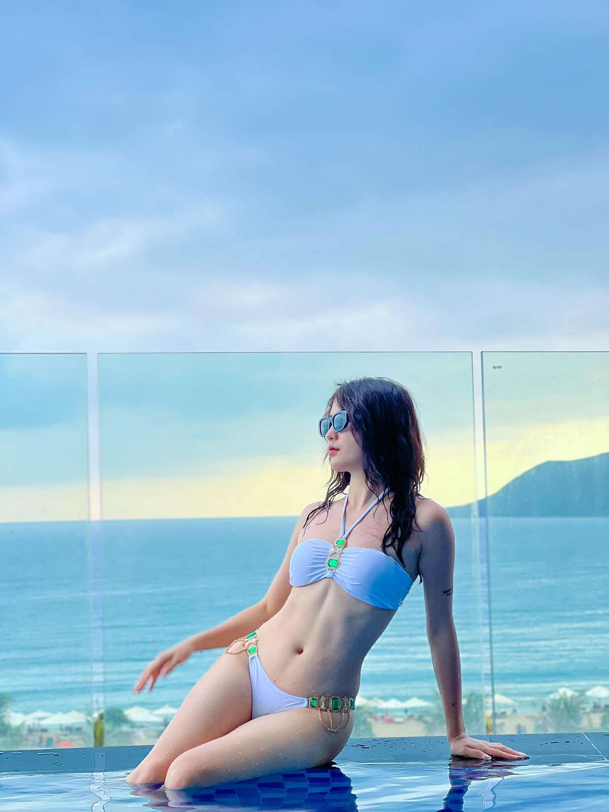 anh-dang-phuong-anh-bikini-khoe-body-sexy-nong-bong-9