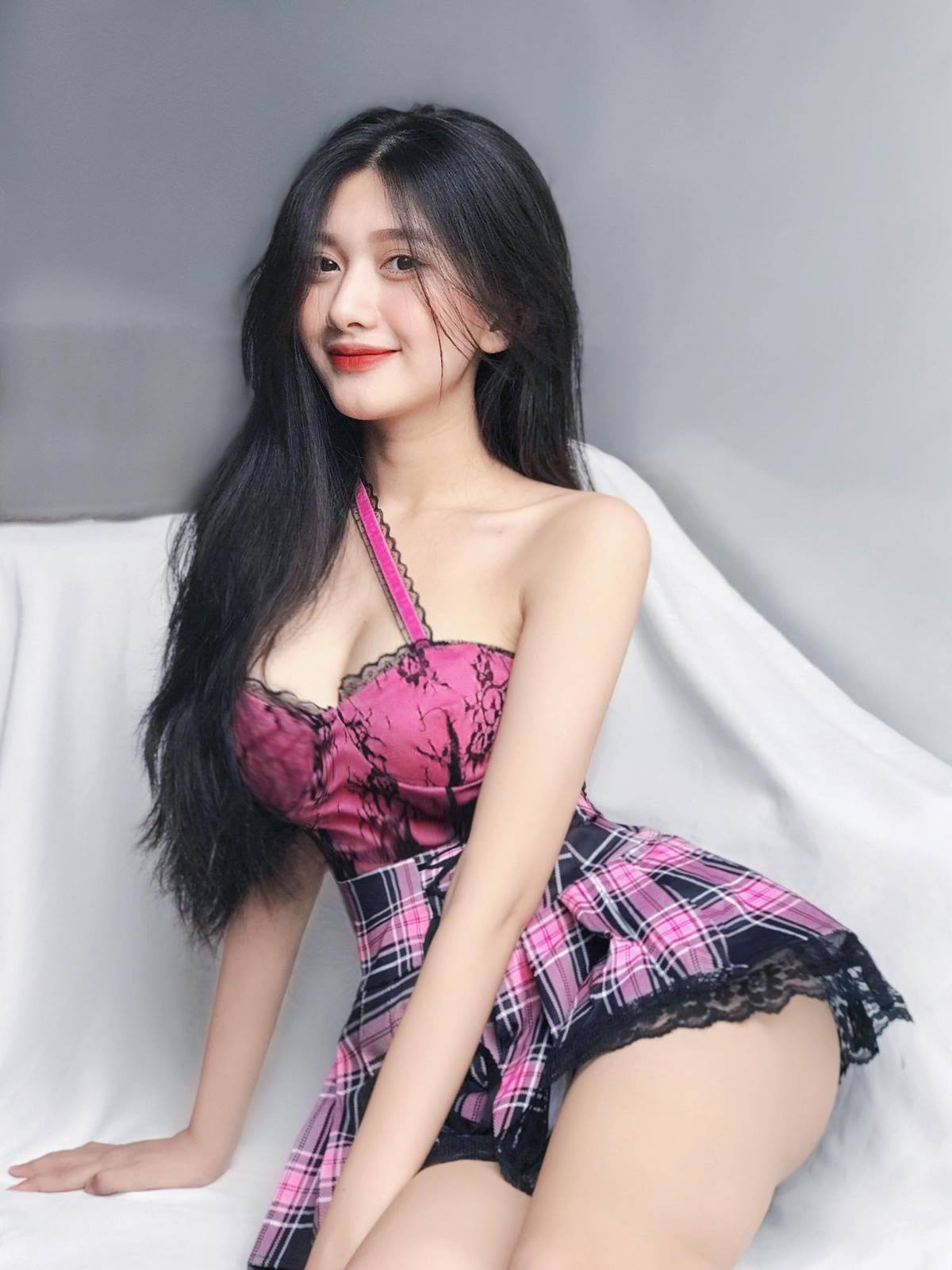 anh-gai-xinh-toc-dai-hot-trend-tiktok-cuc-sexy-goi-cam-3