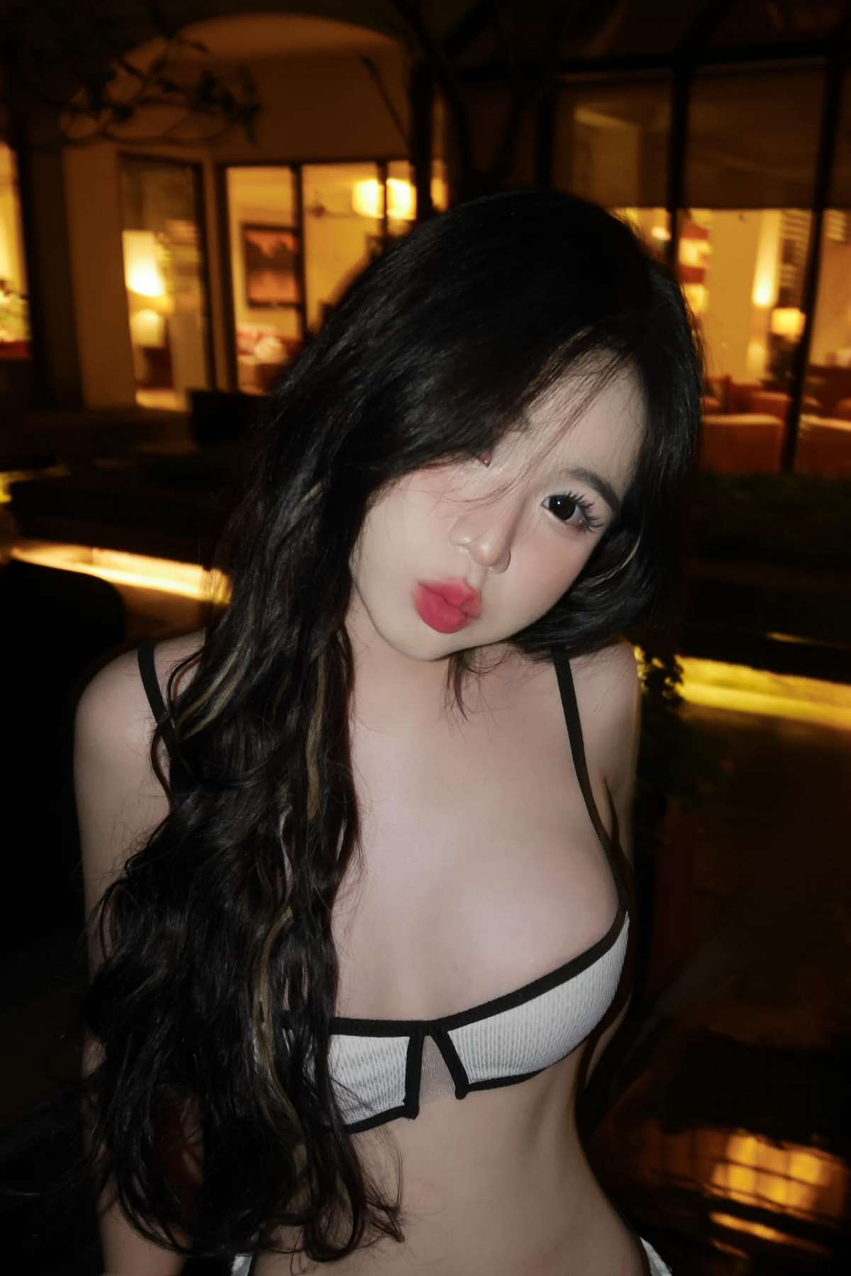 anh-gai-xinh-toc-dai-hot-trend-tiktok-cuc-sexy-goi-cam-15